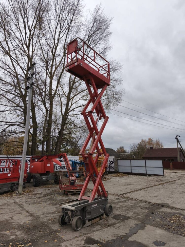 Ножничный самоходный подъемник JLG 2030ES