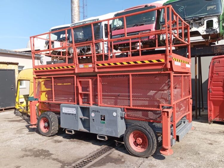 Ножничный самоходный подъемник Skyjack SJ 9250