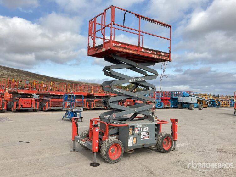 Ножничный самоходный подъемник Skyjack SJ6832 RT